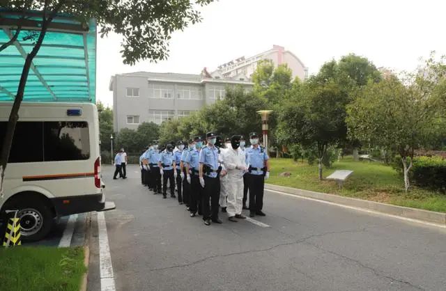 庭审押解（四）